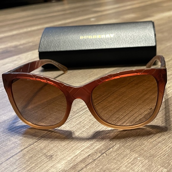 Burberry Sunglasses main image 4
